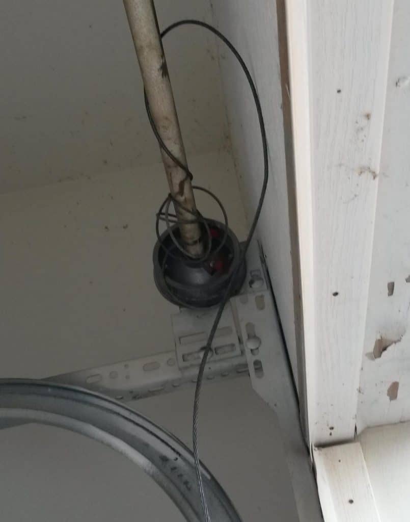 Emergency Garage Door Repair - Broken Cable 1 805x1024