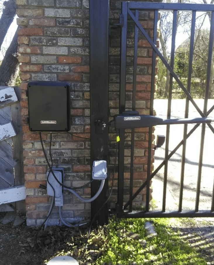 Swing gate operators - LA400PKGU